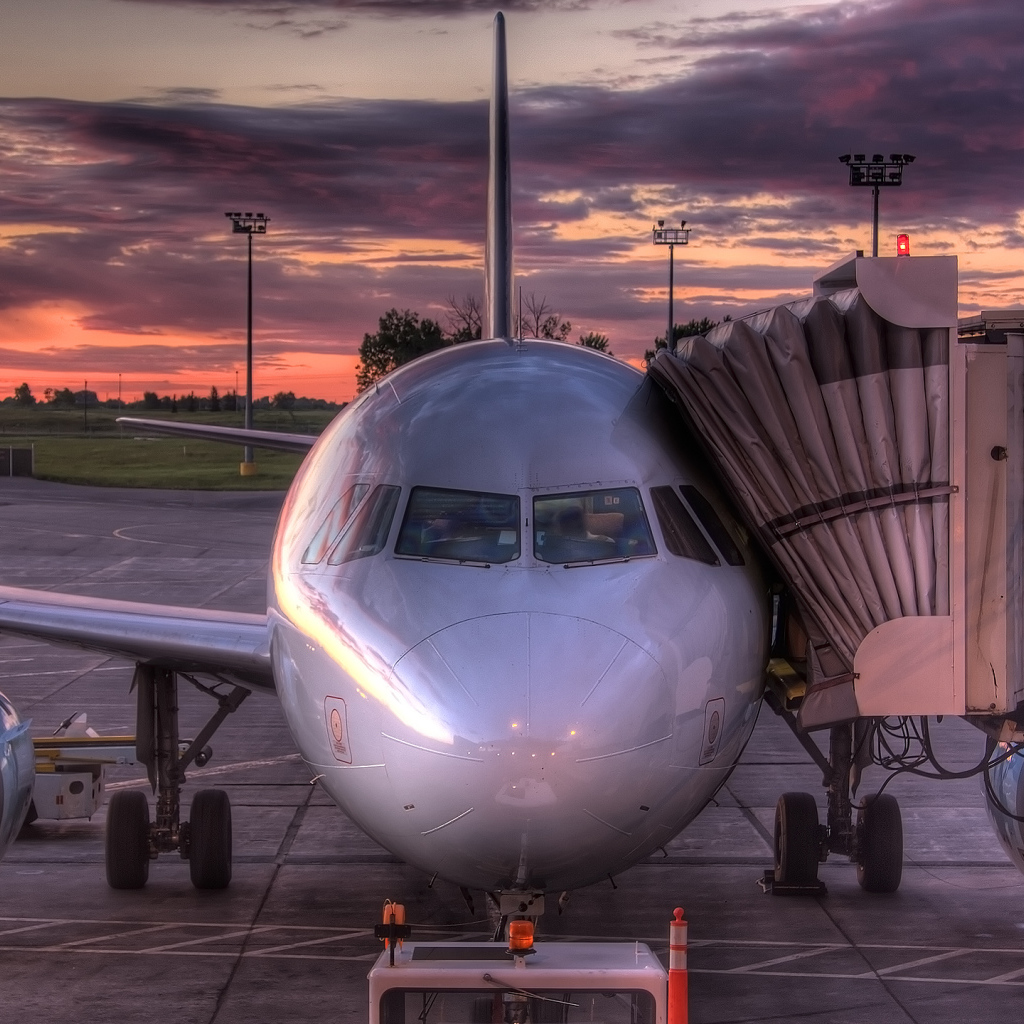 Самолет на обслуживании