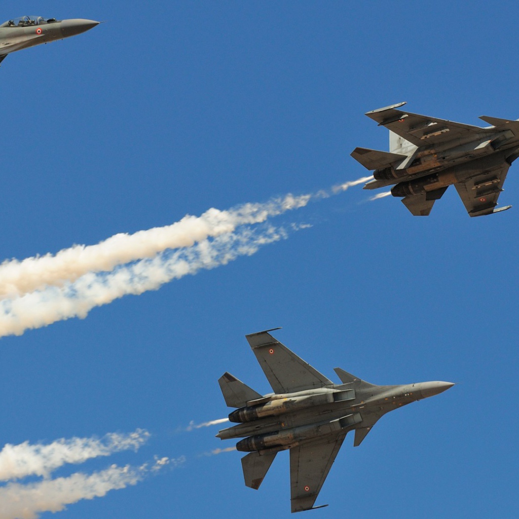 Выхлоп истребителей