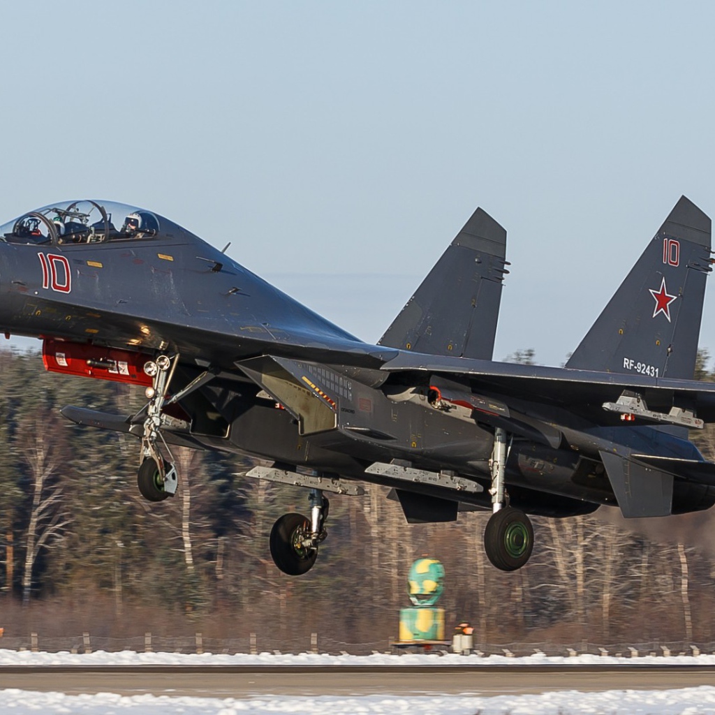 Посадка российского истребителя