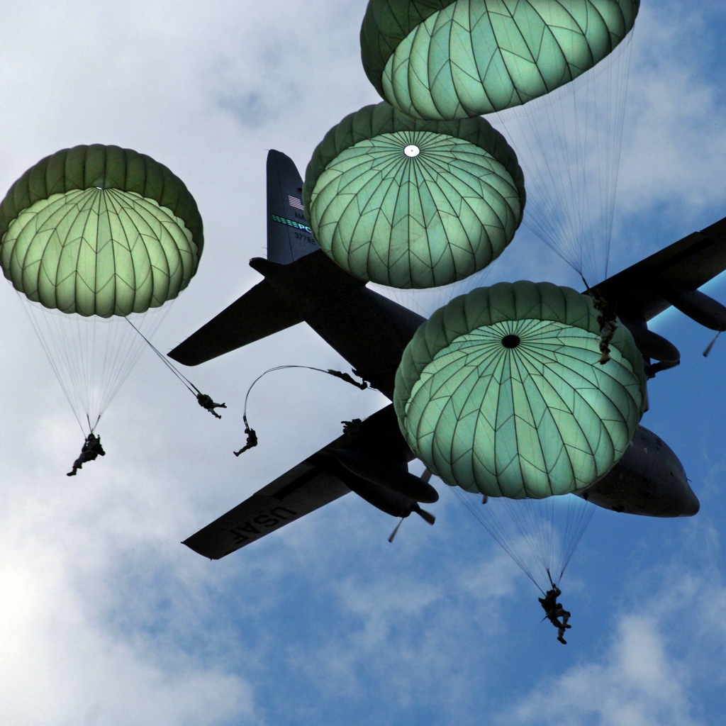 Высадка десанта на парашутах