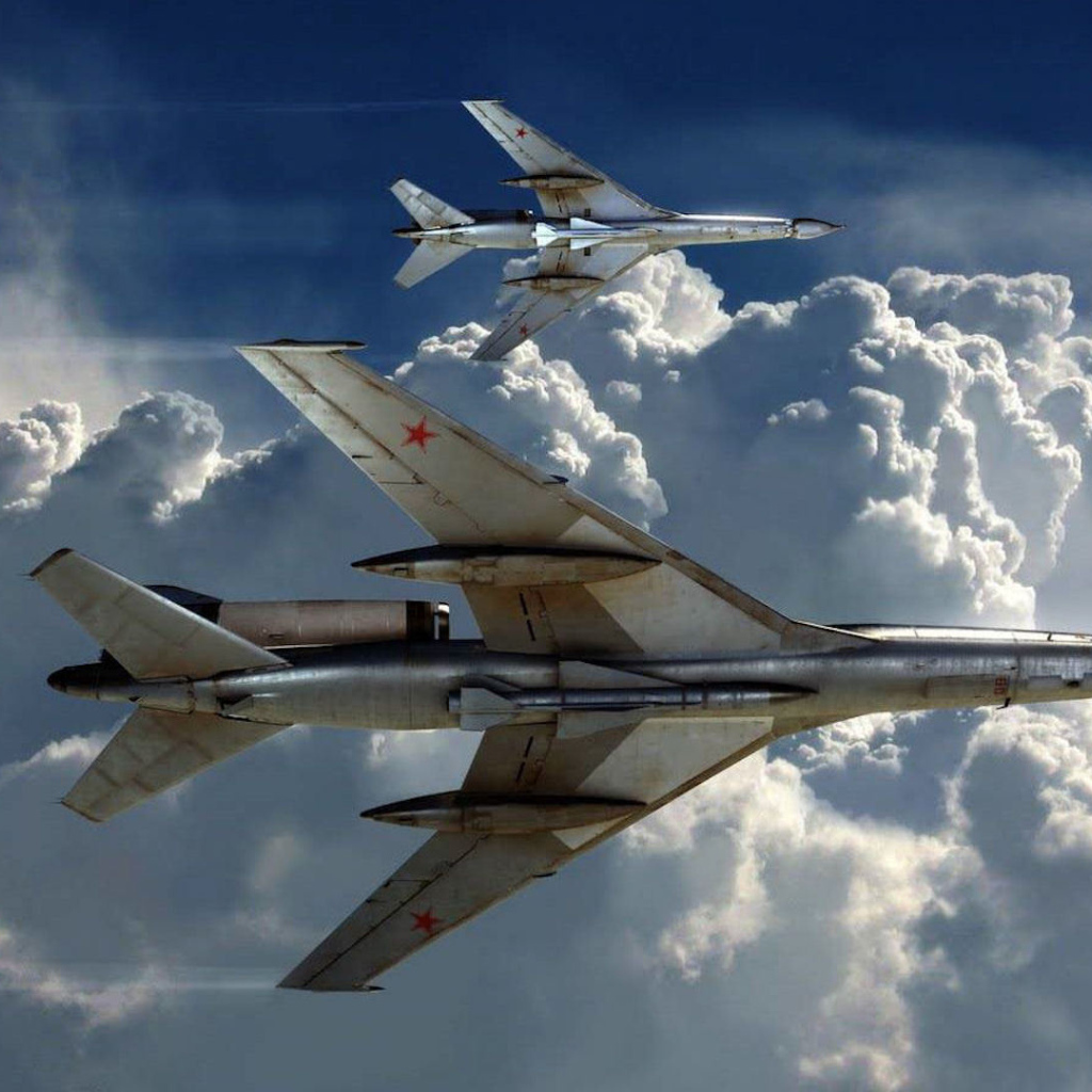 Военный самолет ТУ-22