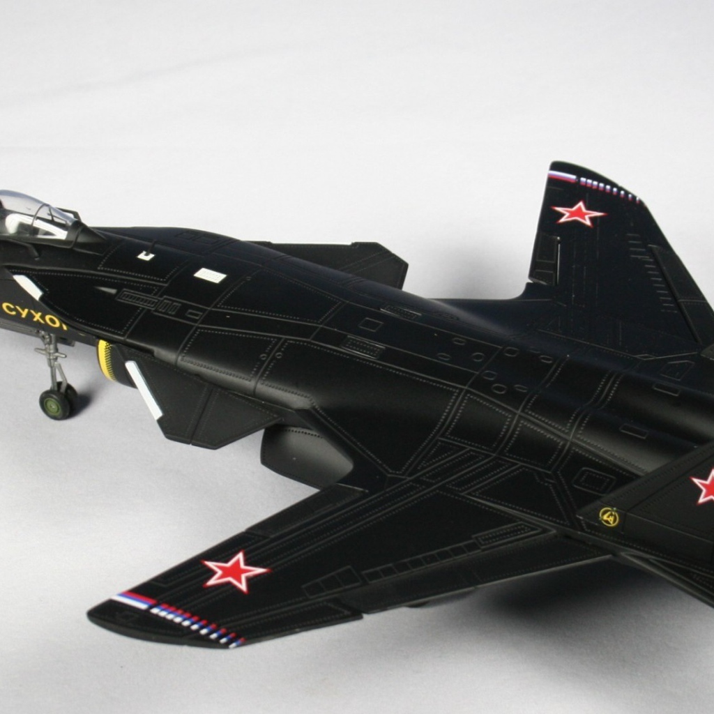 Модель нового истребителя