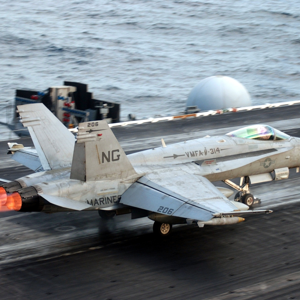 Взлет самолета с авианосца