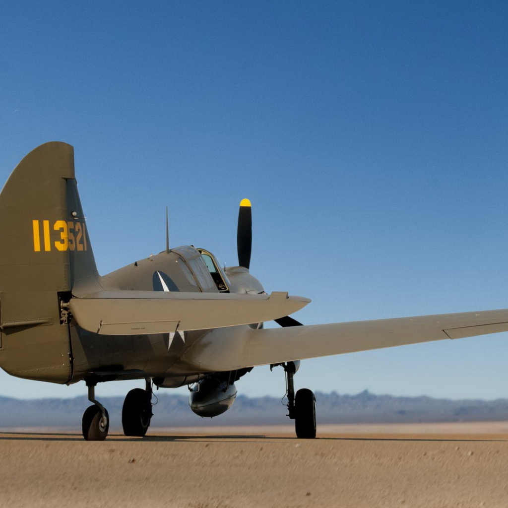 Самолет на аэродроме