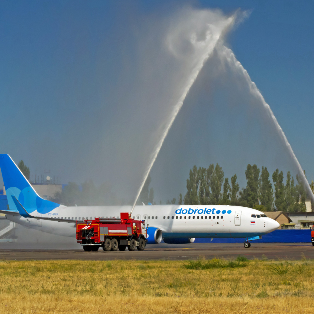 Водная арка для самолета Добролет