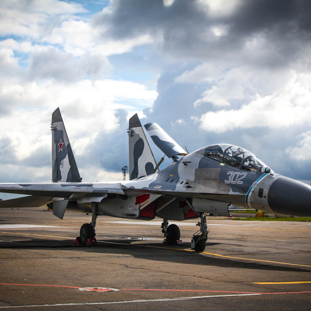 Самолет СУ-27