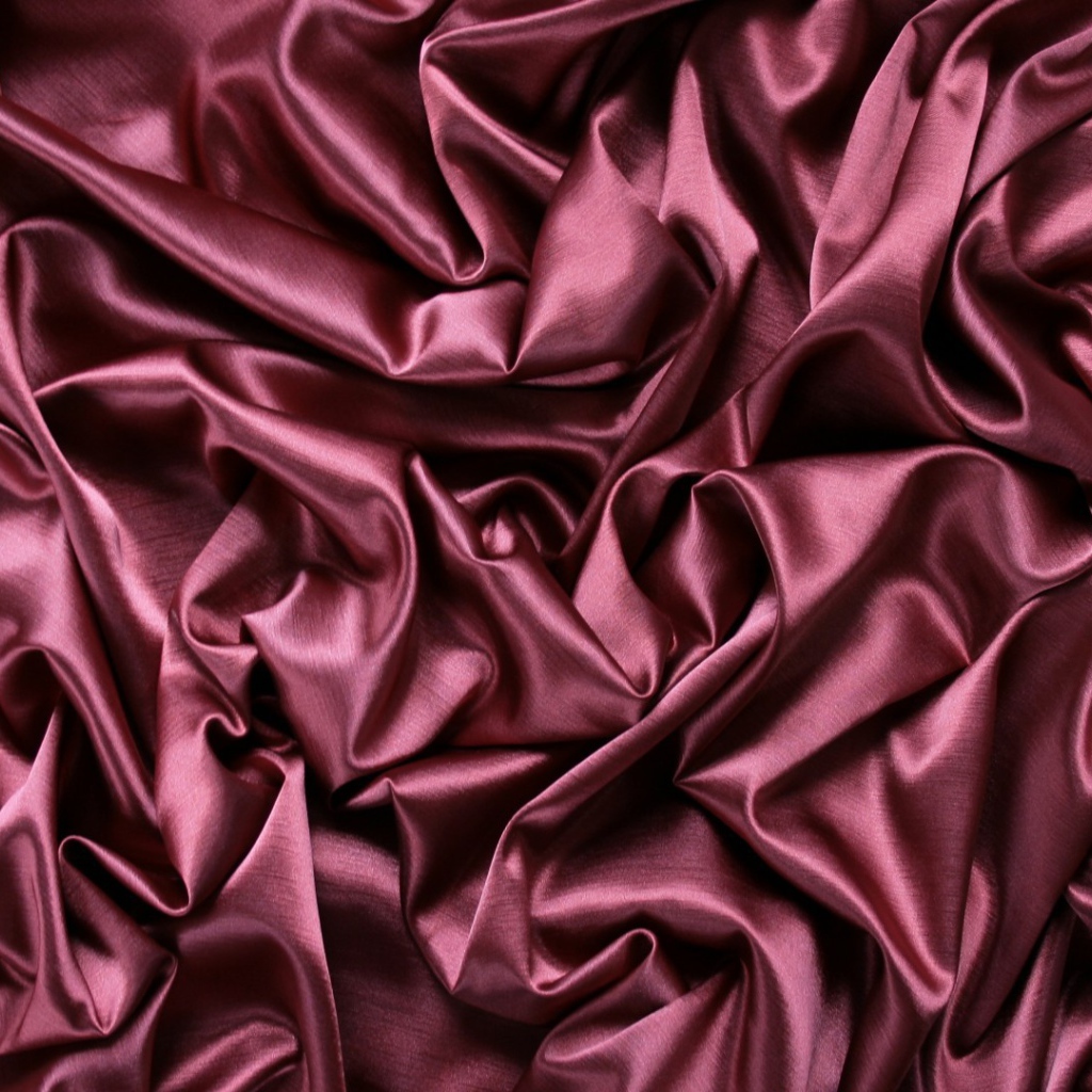 Красная ткань