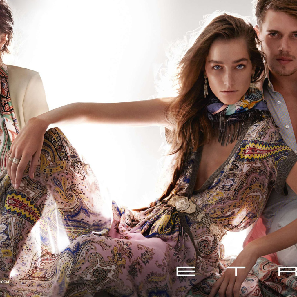Яркая одежда Etro