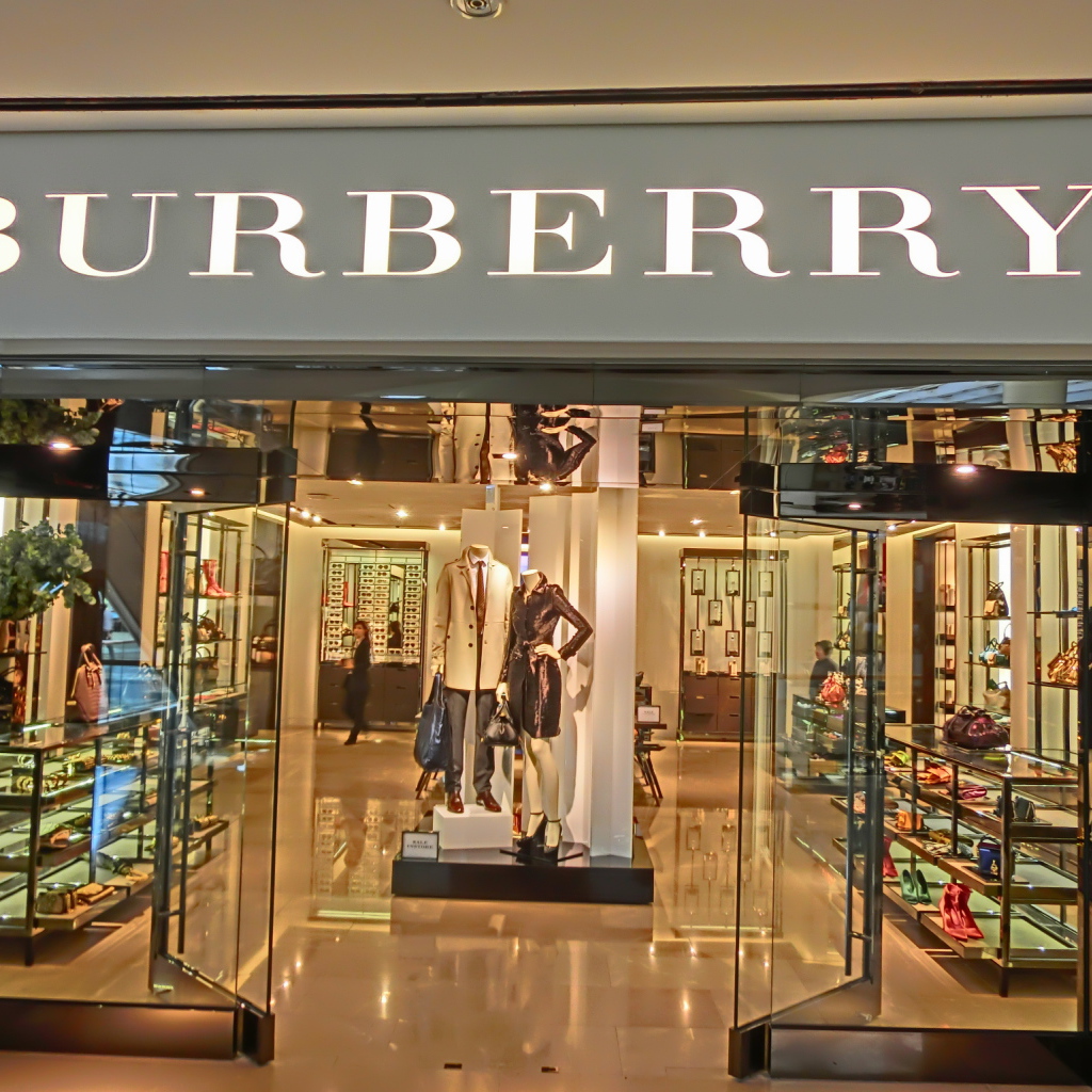 Бутик одежды Burberry