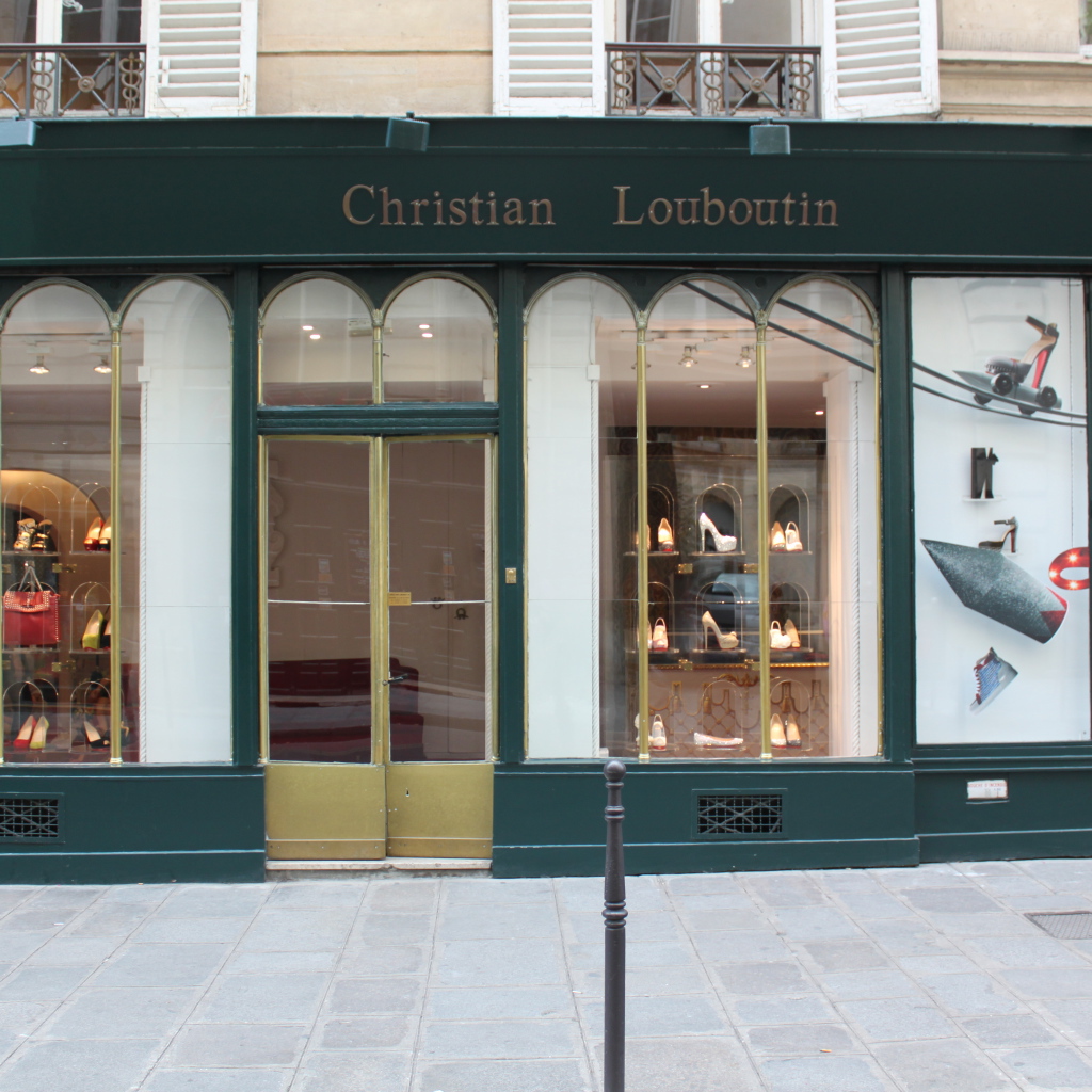 Бутик Christian Louboutin