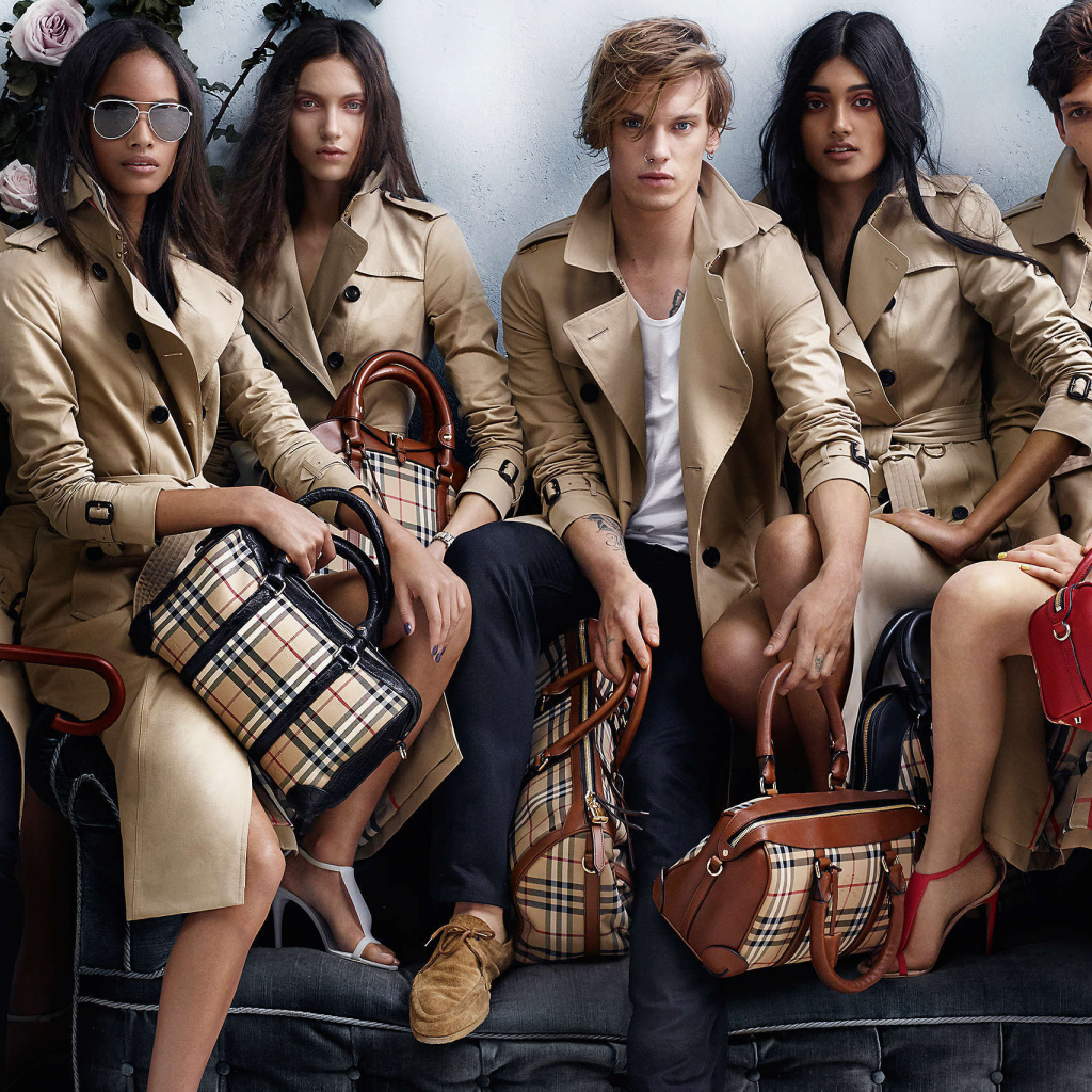 Одежда для молодежи от Burberry
