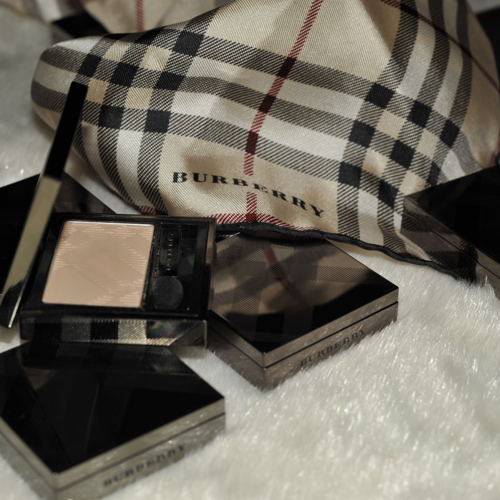 Косметика от Burberry