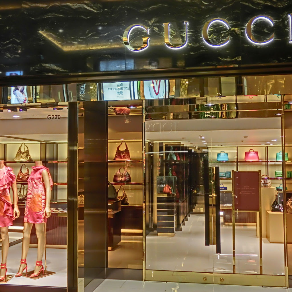 Бутик одежды Gucci