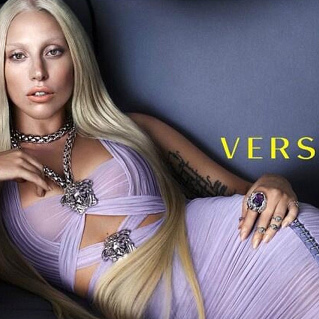 Леди Гага для Versace