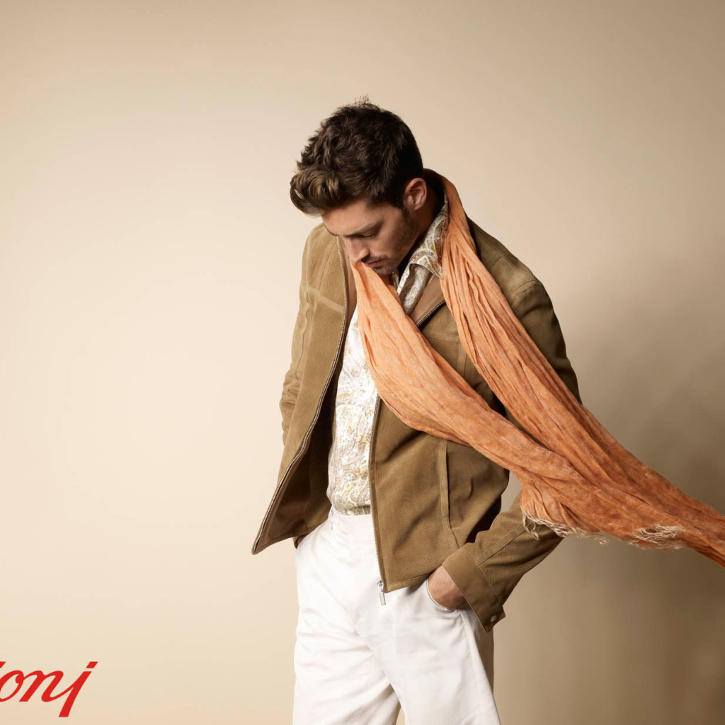 Модель в одежде Brioni