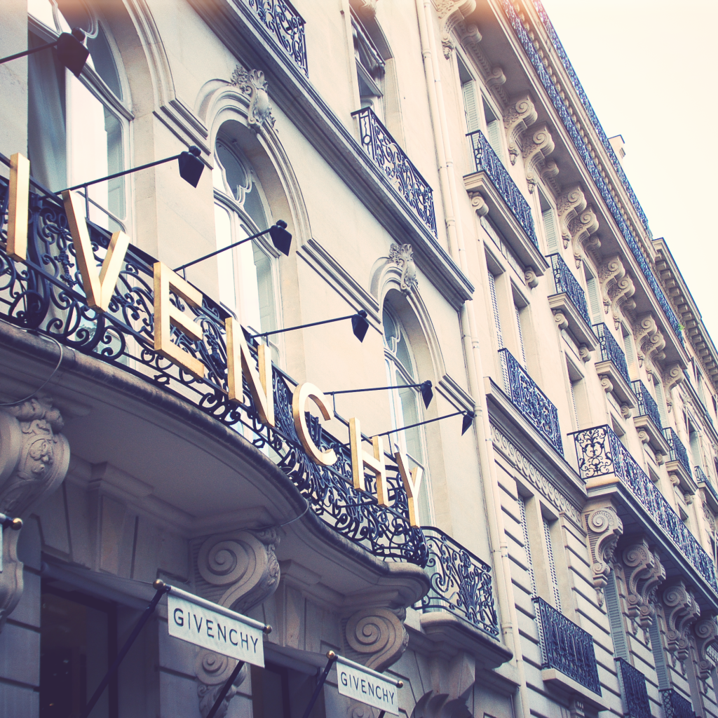 Штаб квартира компании Givenchy