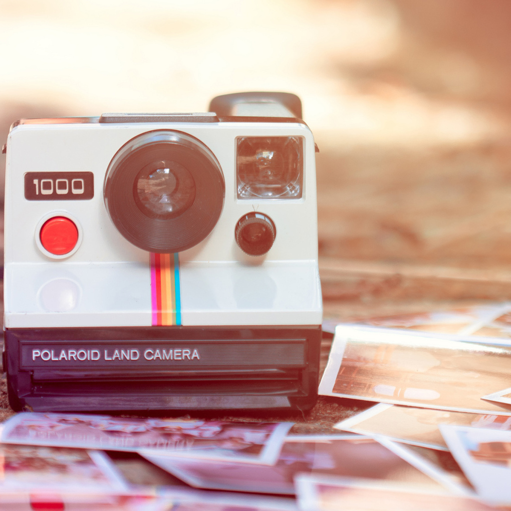 Ретро фотокамера полароид