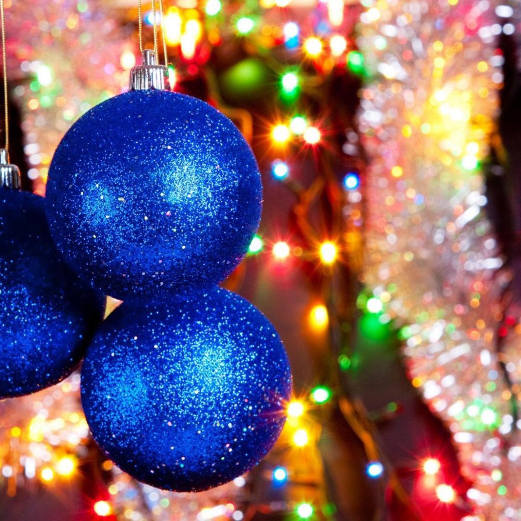 Синие шарики на рождество
