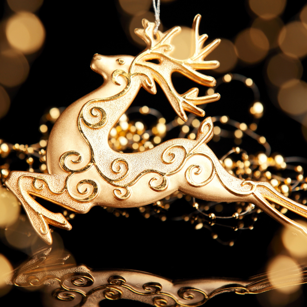 Фигурка оленя