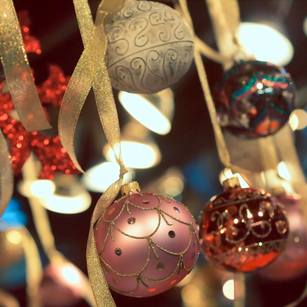 Шары на лентах