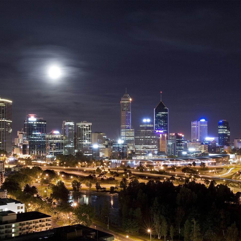 Город в Австралии лунной ночью