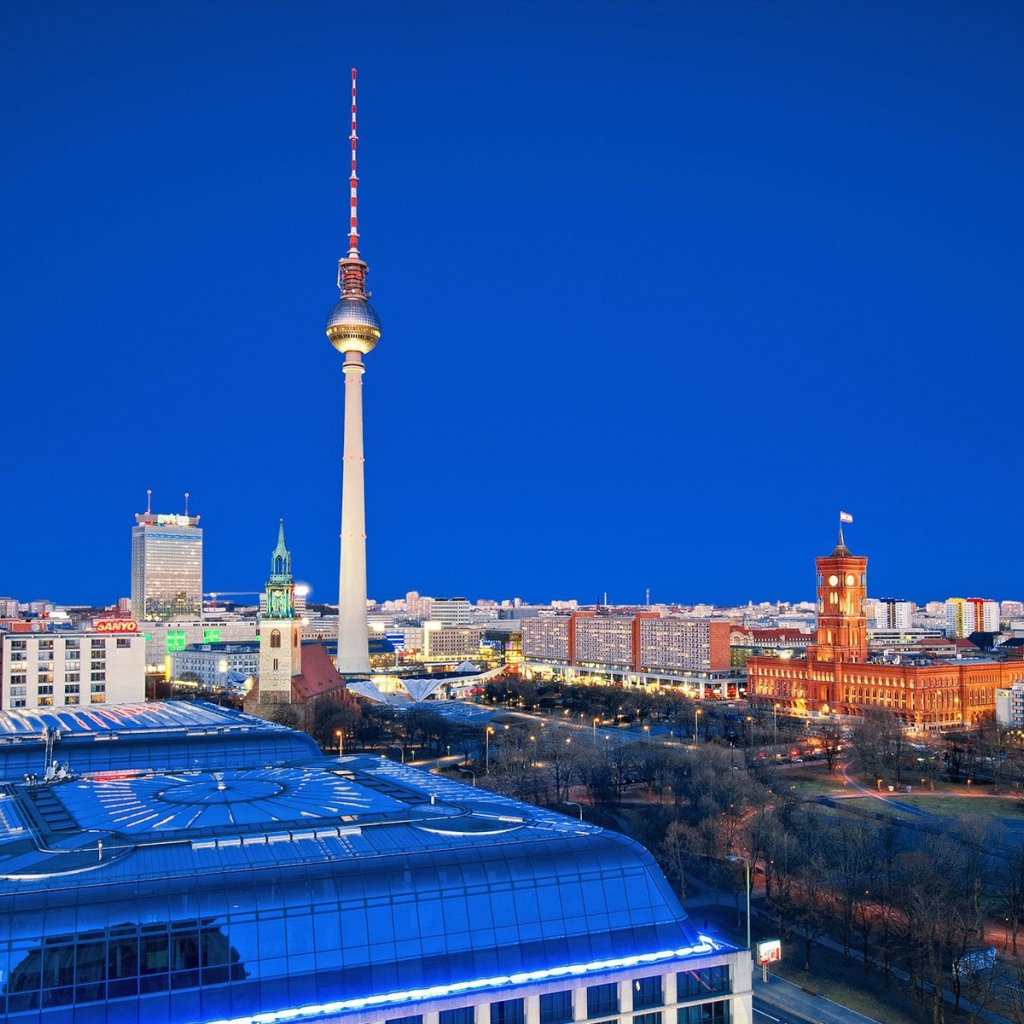 Городской пейзаж с телебашней