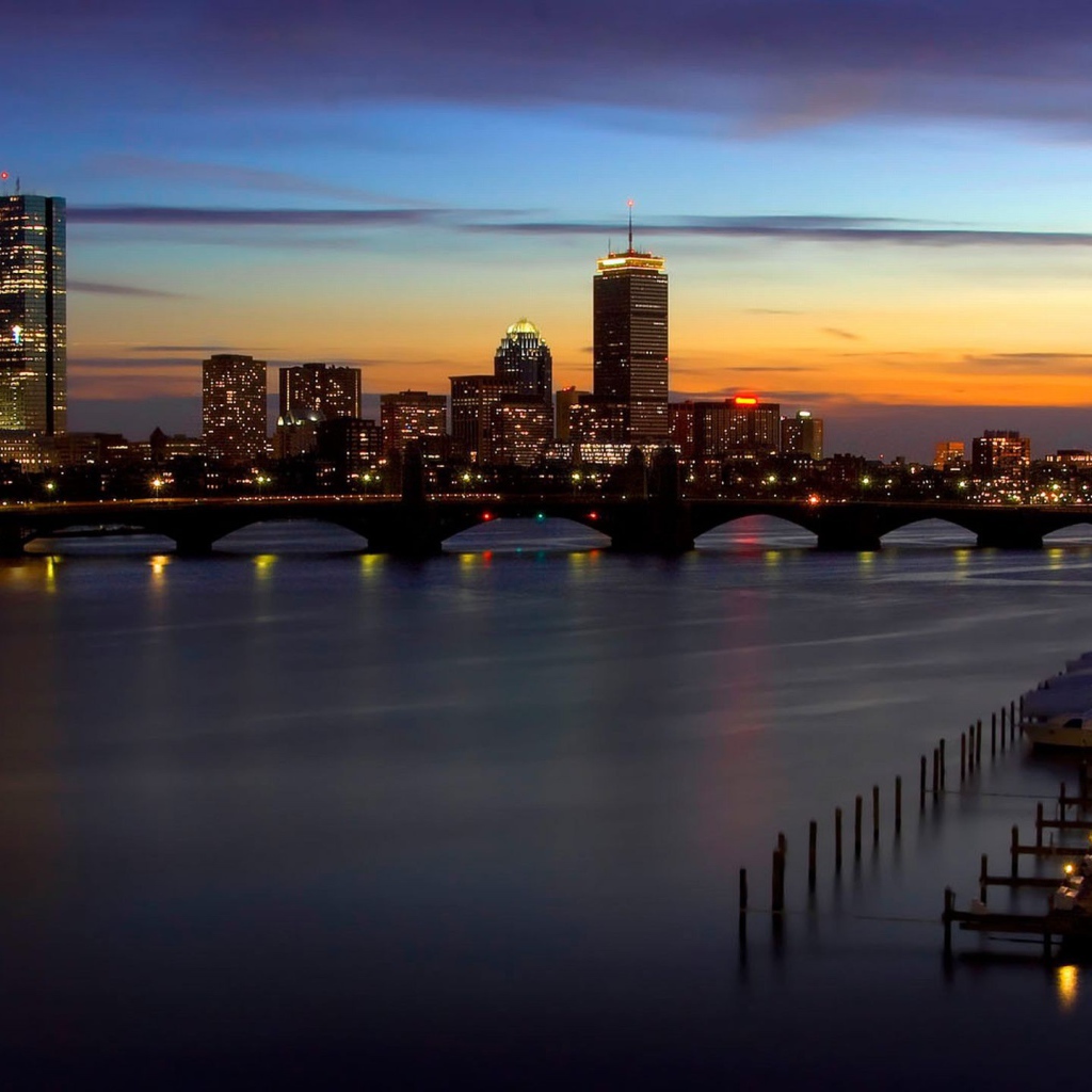 Город Бостон на закате