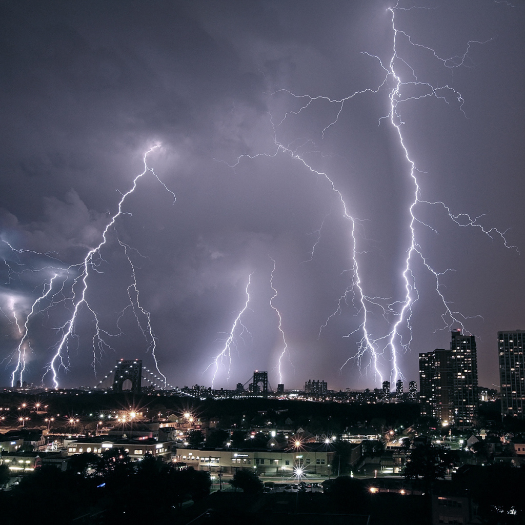 Гроза над городом