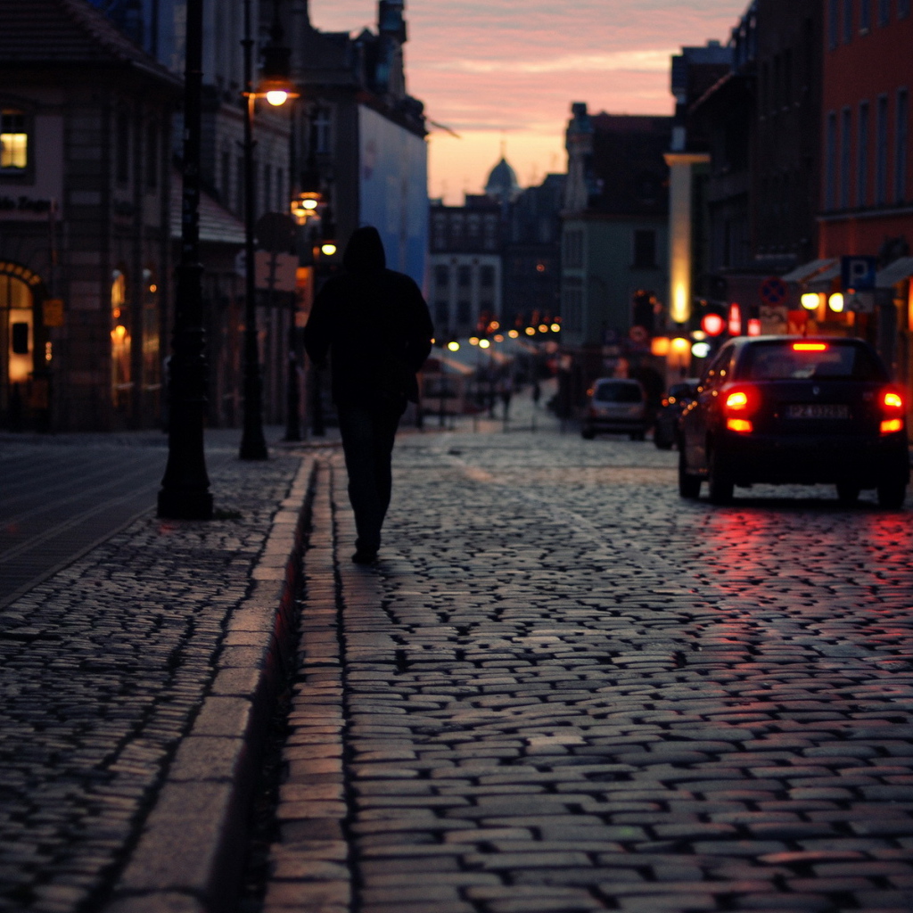 Улица вымощена камнем