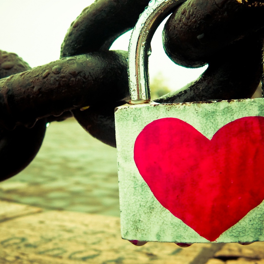 Замочек с сердечком на цепи