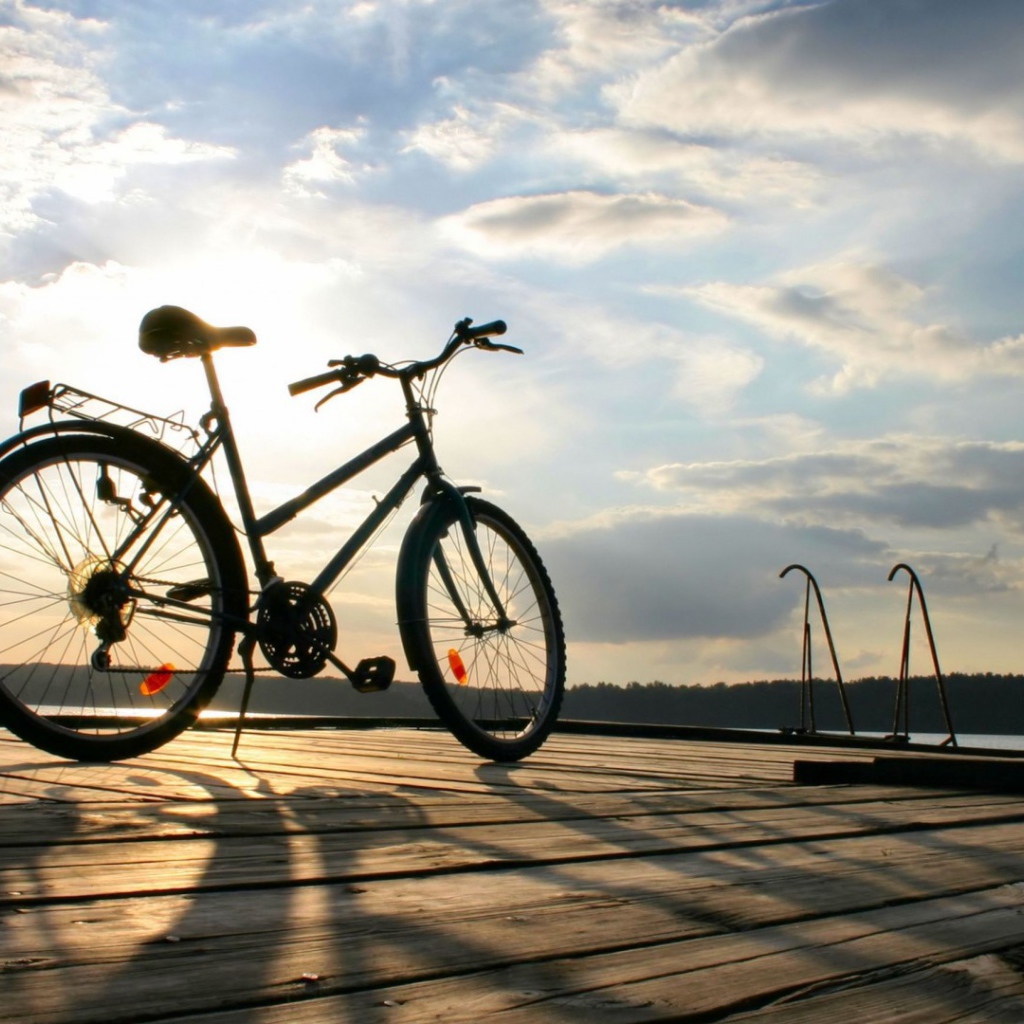 Велосипед на набережной
