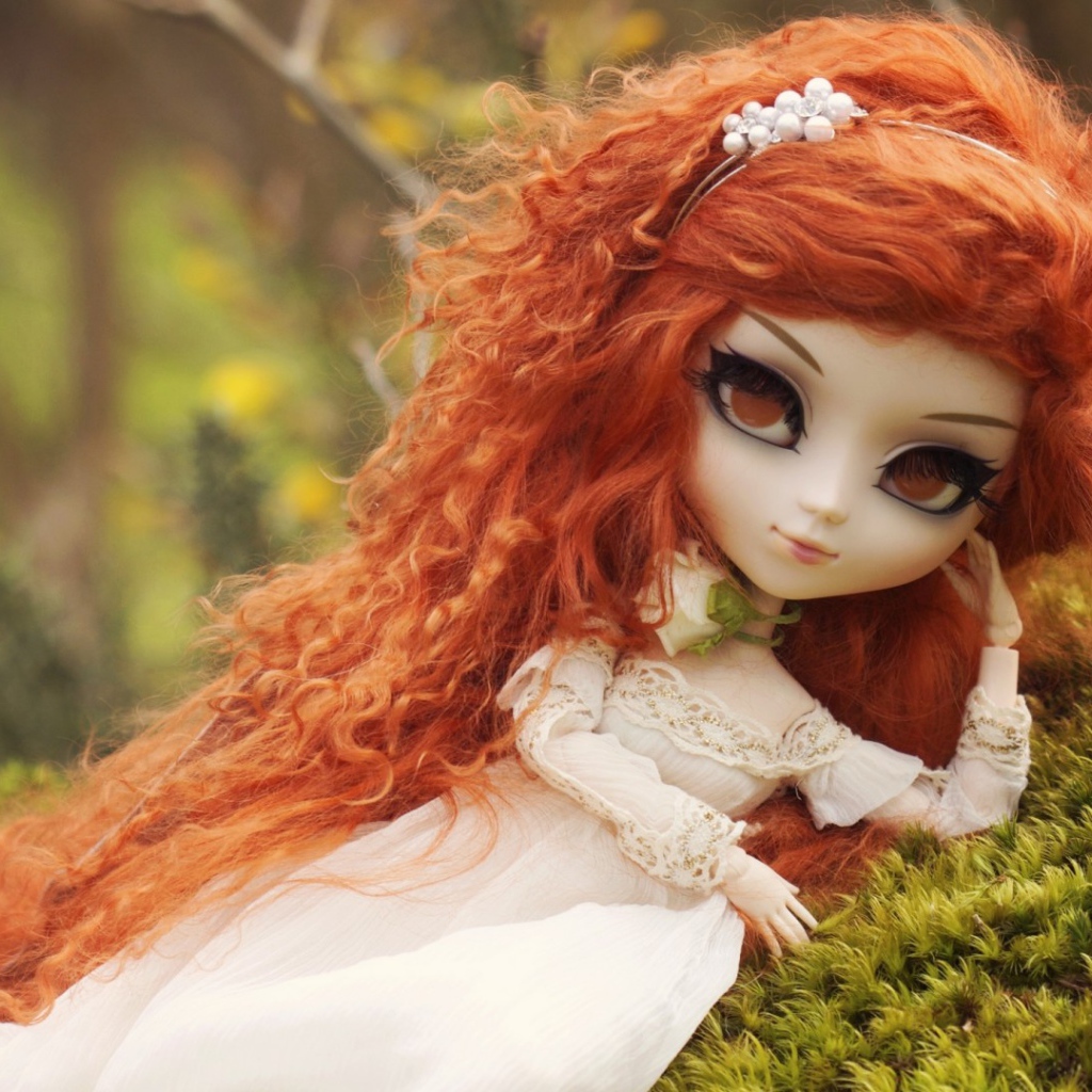 Кукла на природе