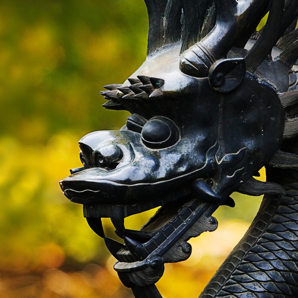 Статуя дракона