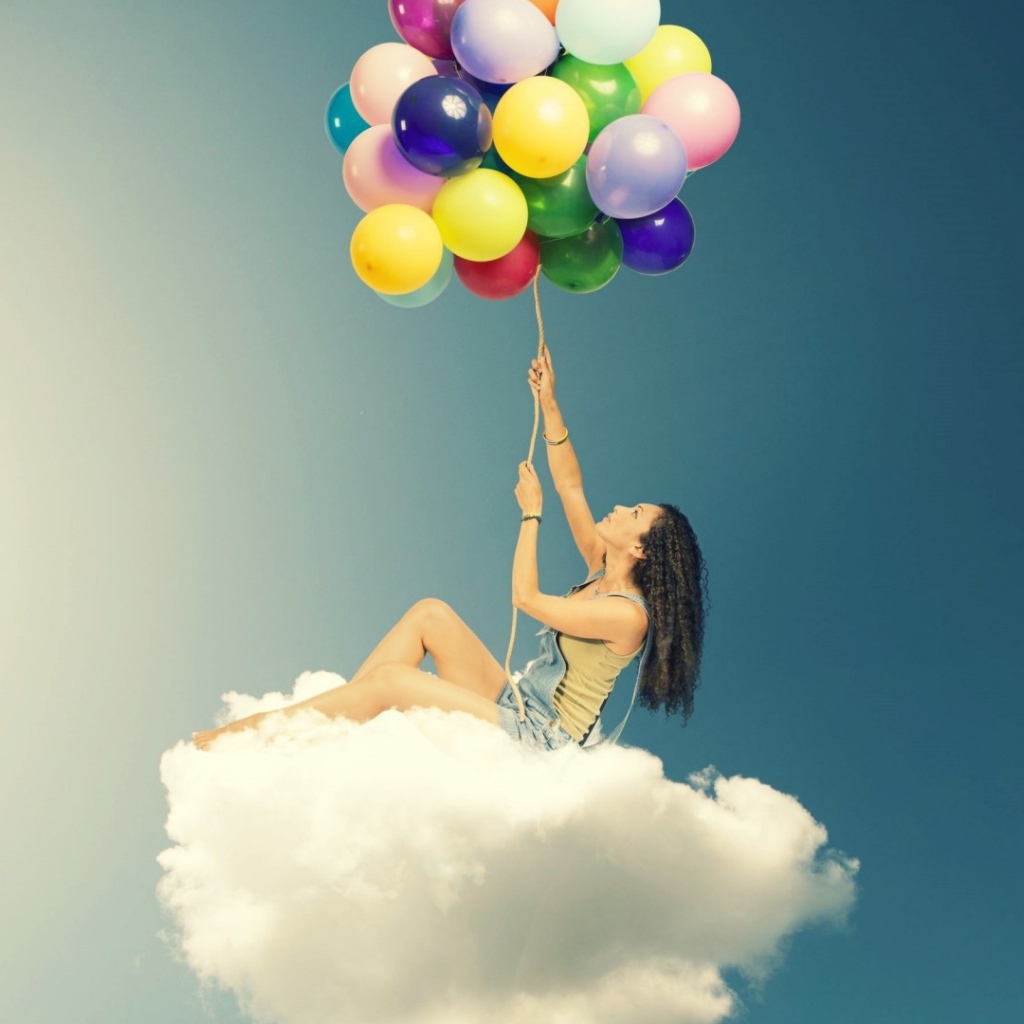Девушка с шарами на облаке