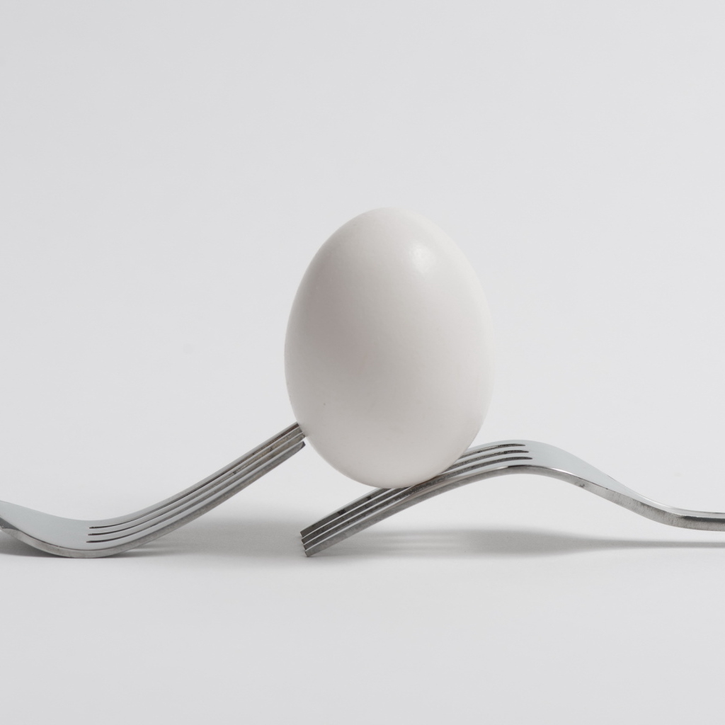 Яйцо на двух вилках