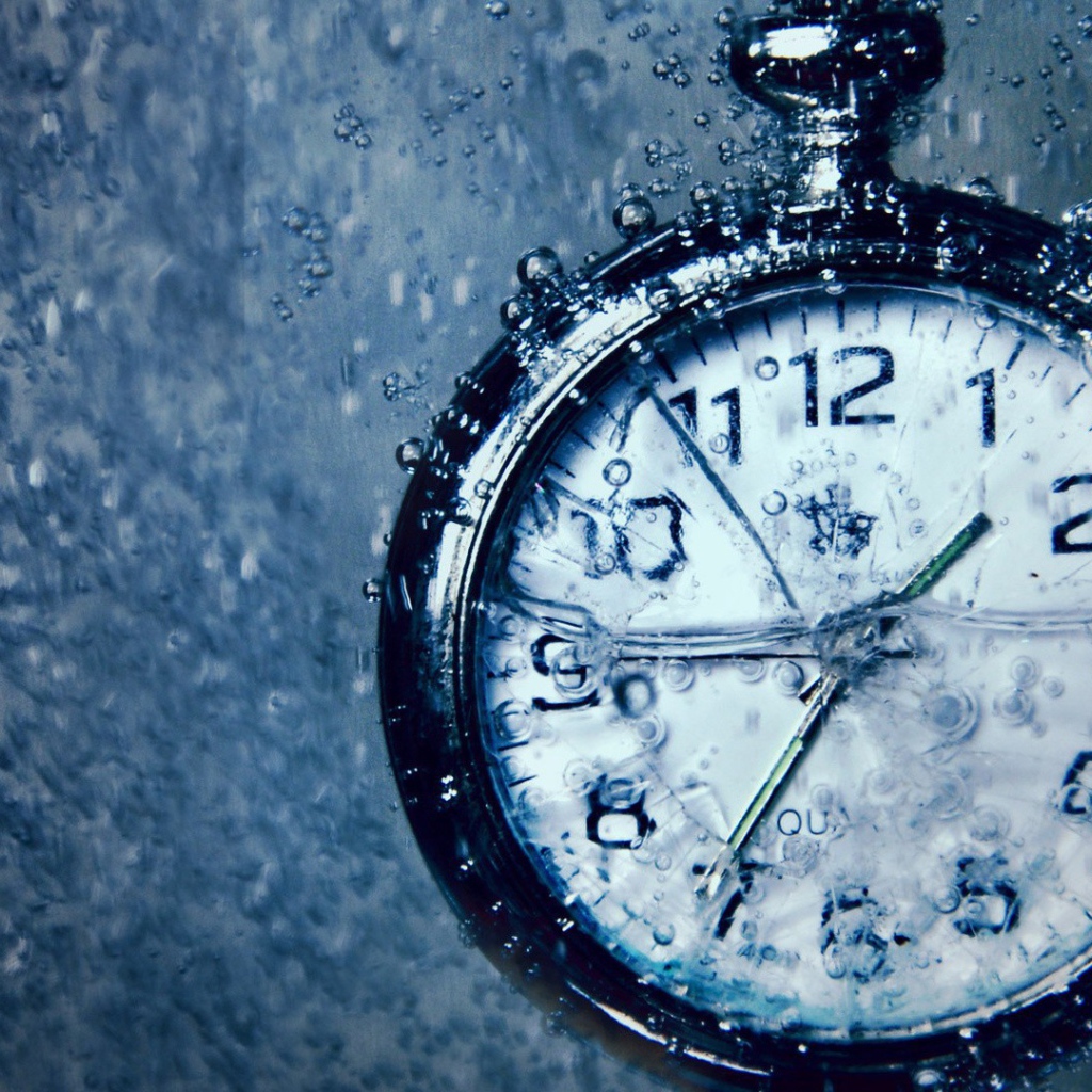 Часы залитые водой