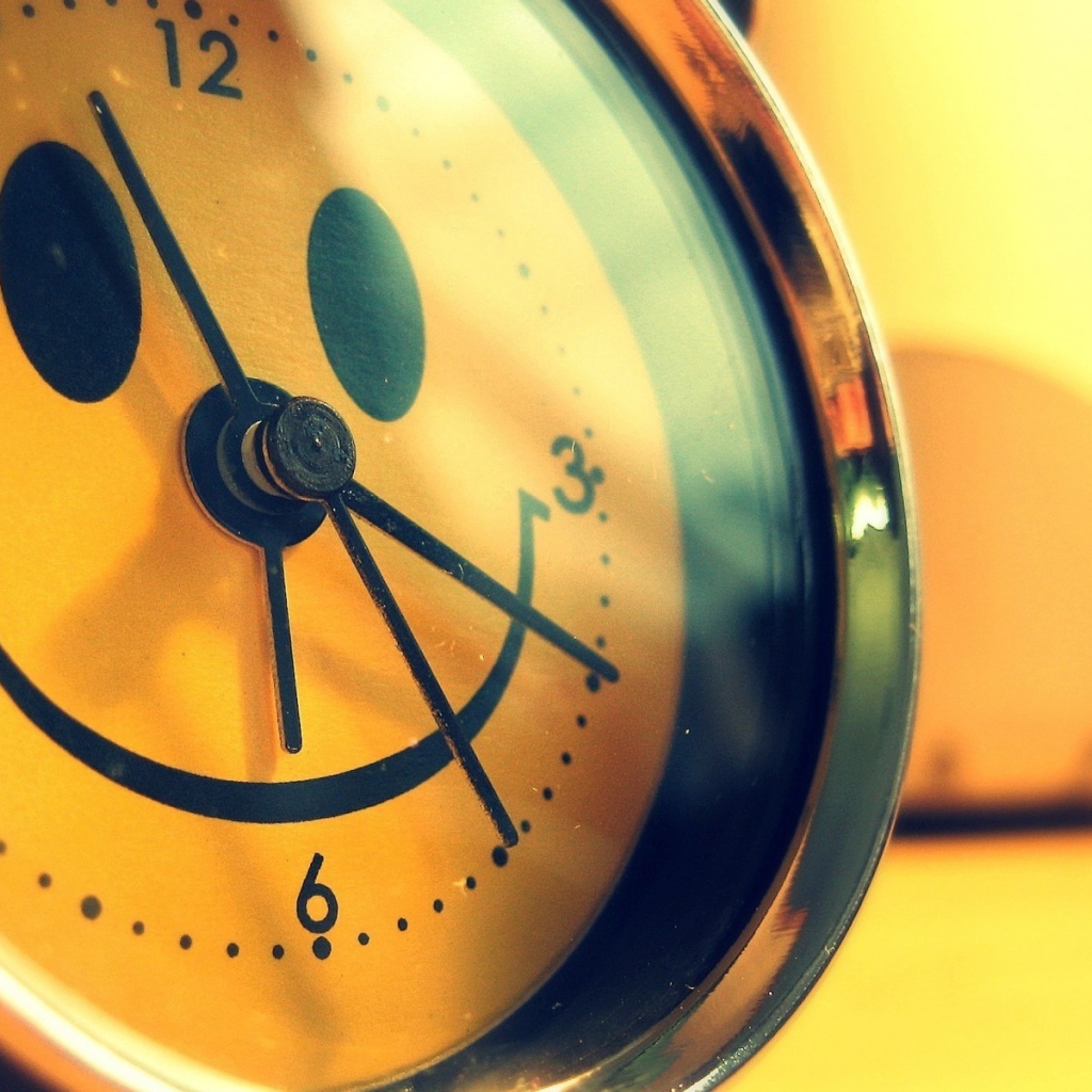 Часы с улыбкой