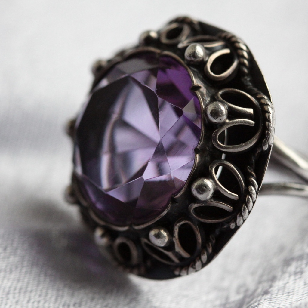 Перстень с камнем