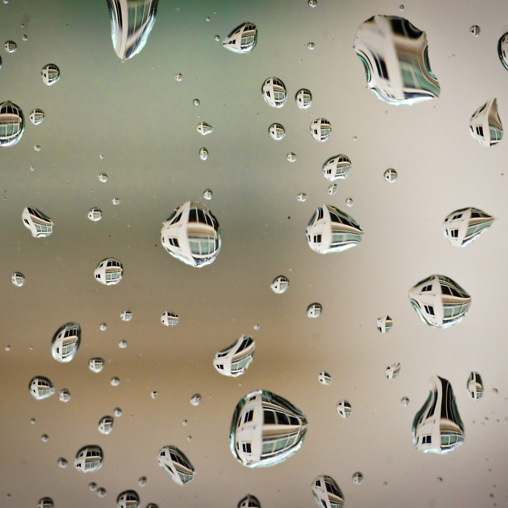 Отражение в каплях