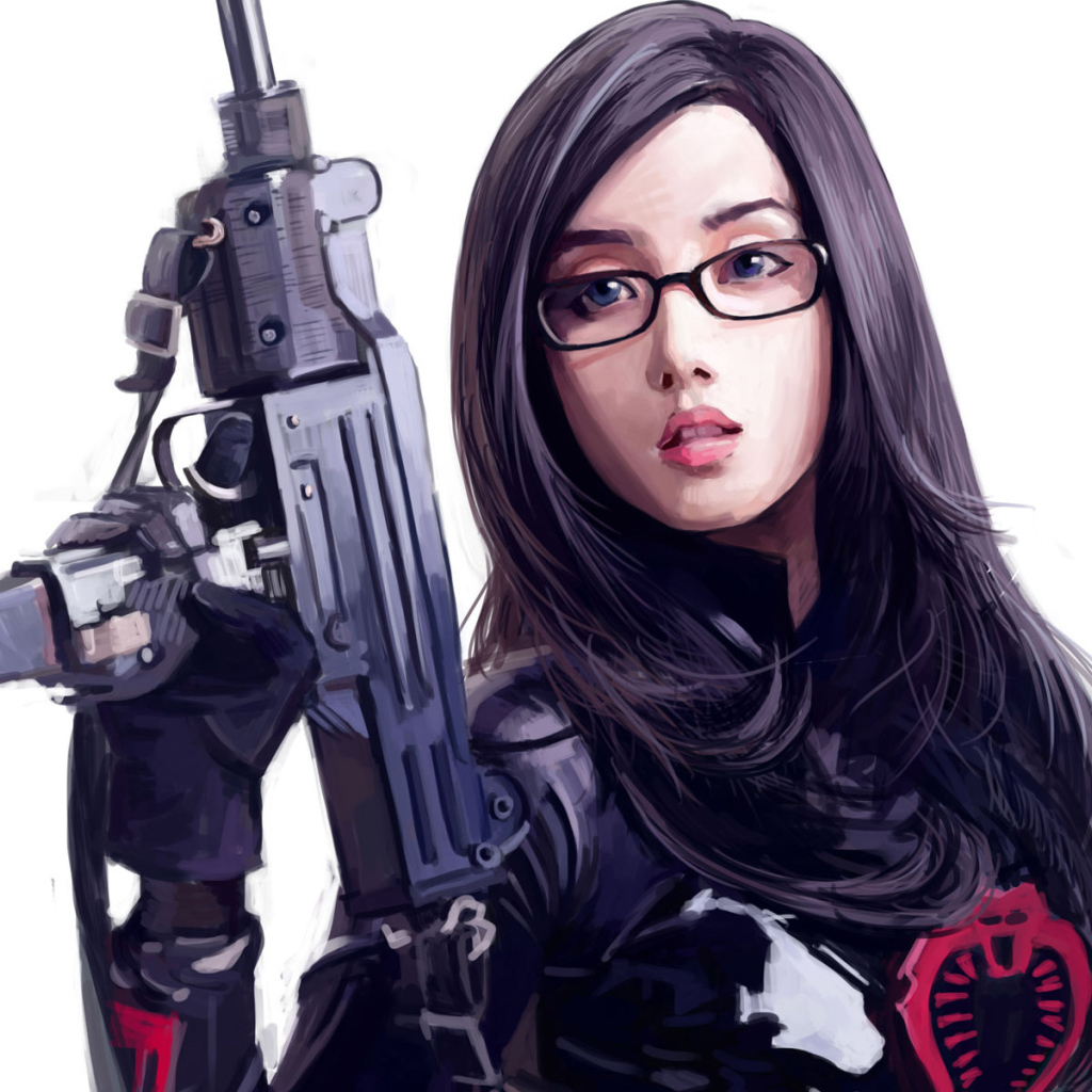 Девушка в очках и с оружием