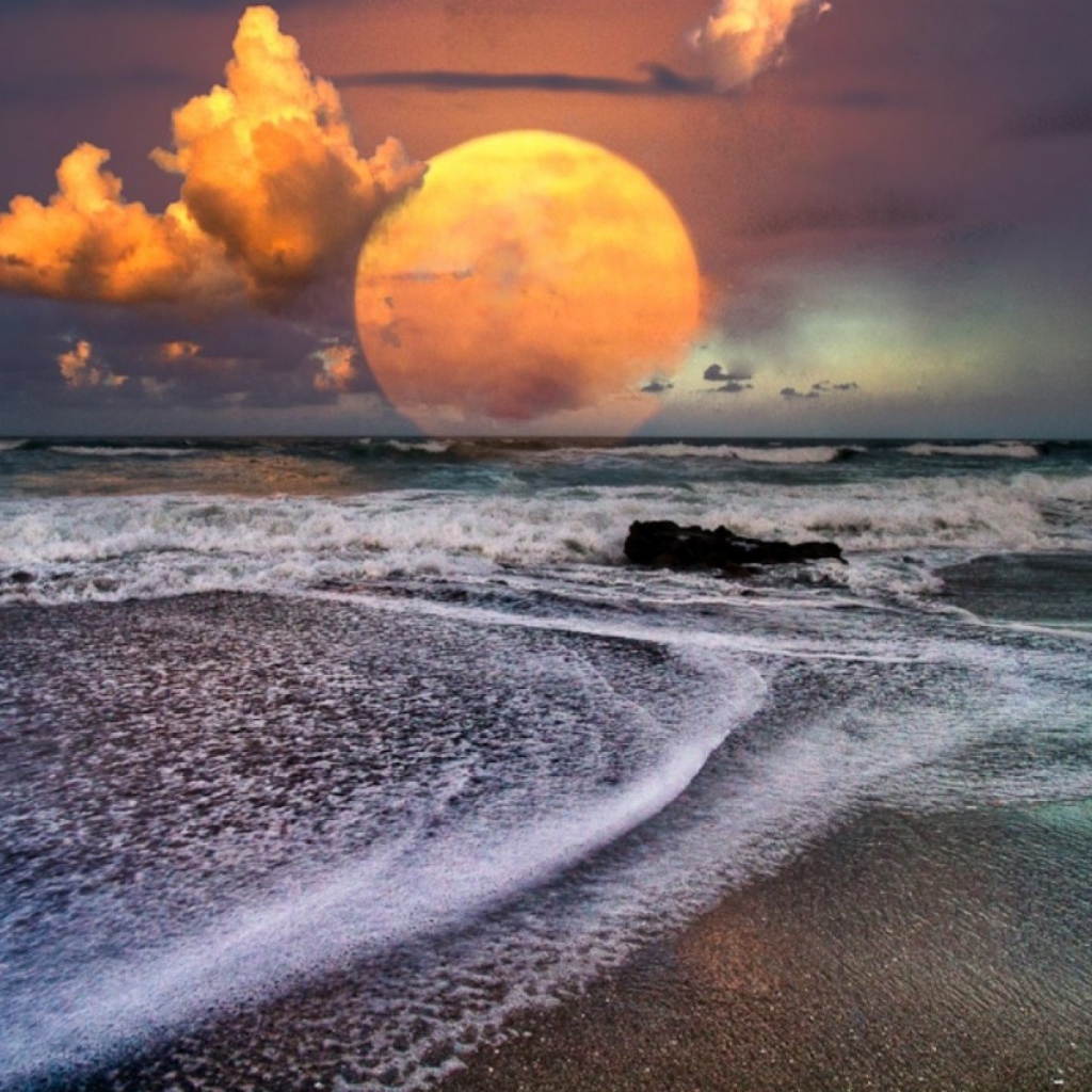 Большая желтая планета