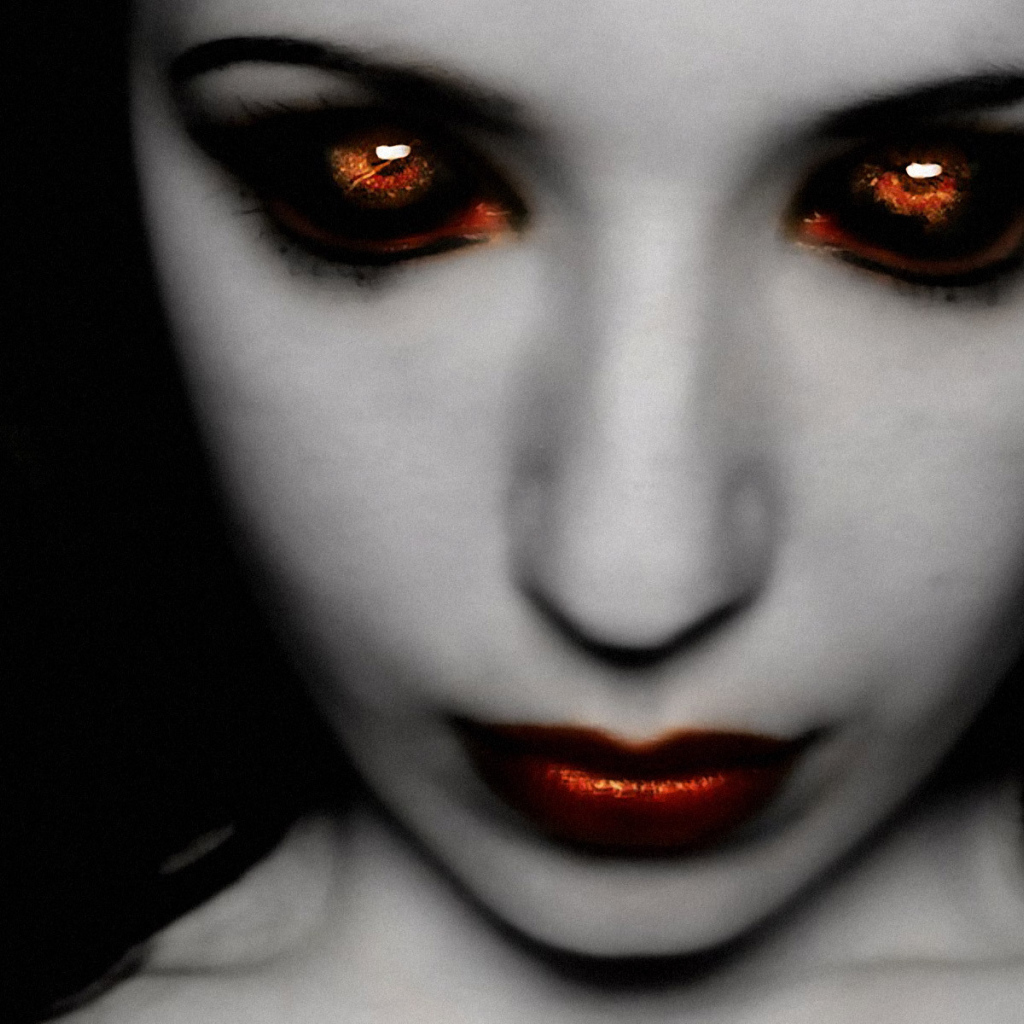 Огненные глаза у девушки вампира