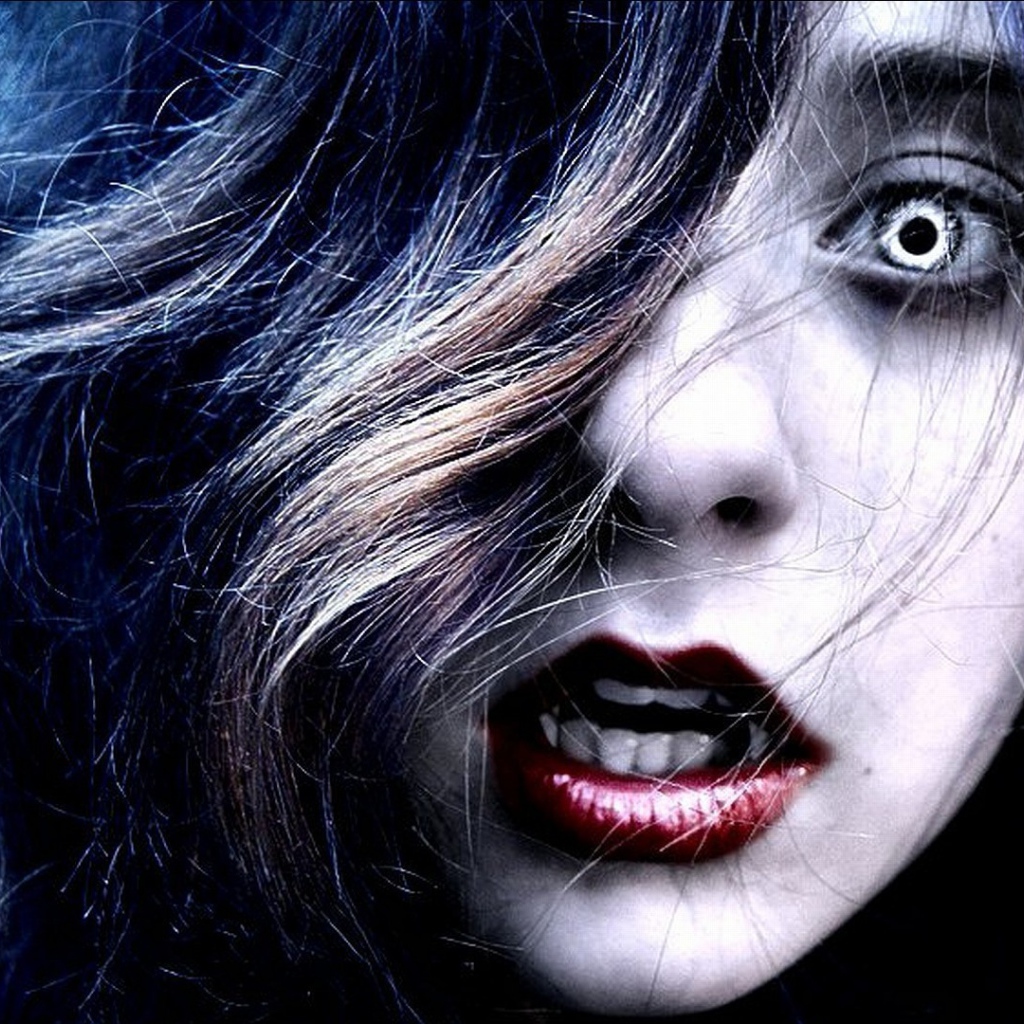 Голодная девушка вампир