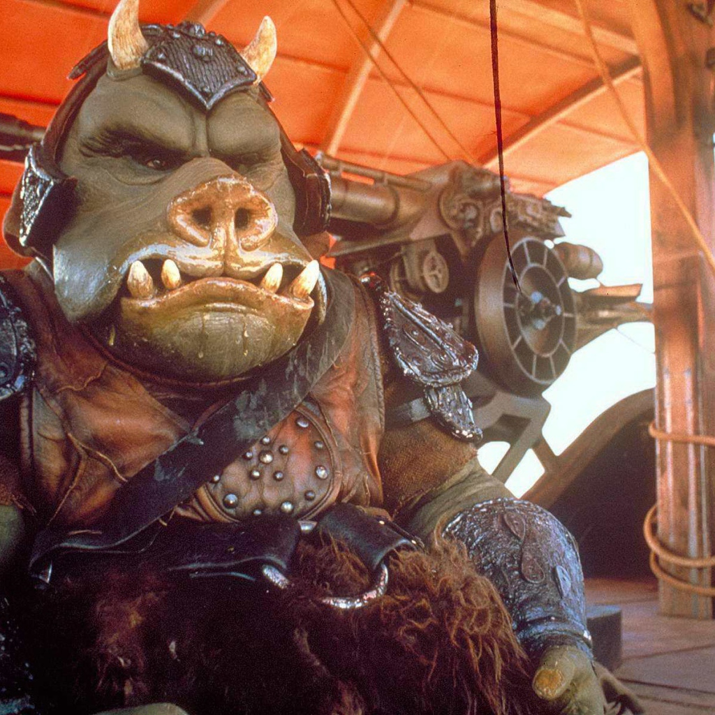 Свиная морда с рогами