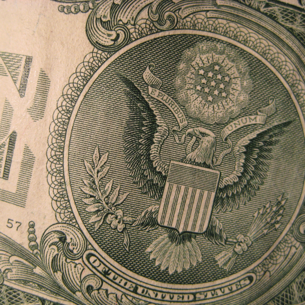 Герб на долларе