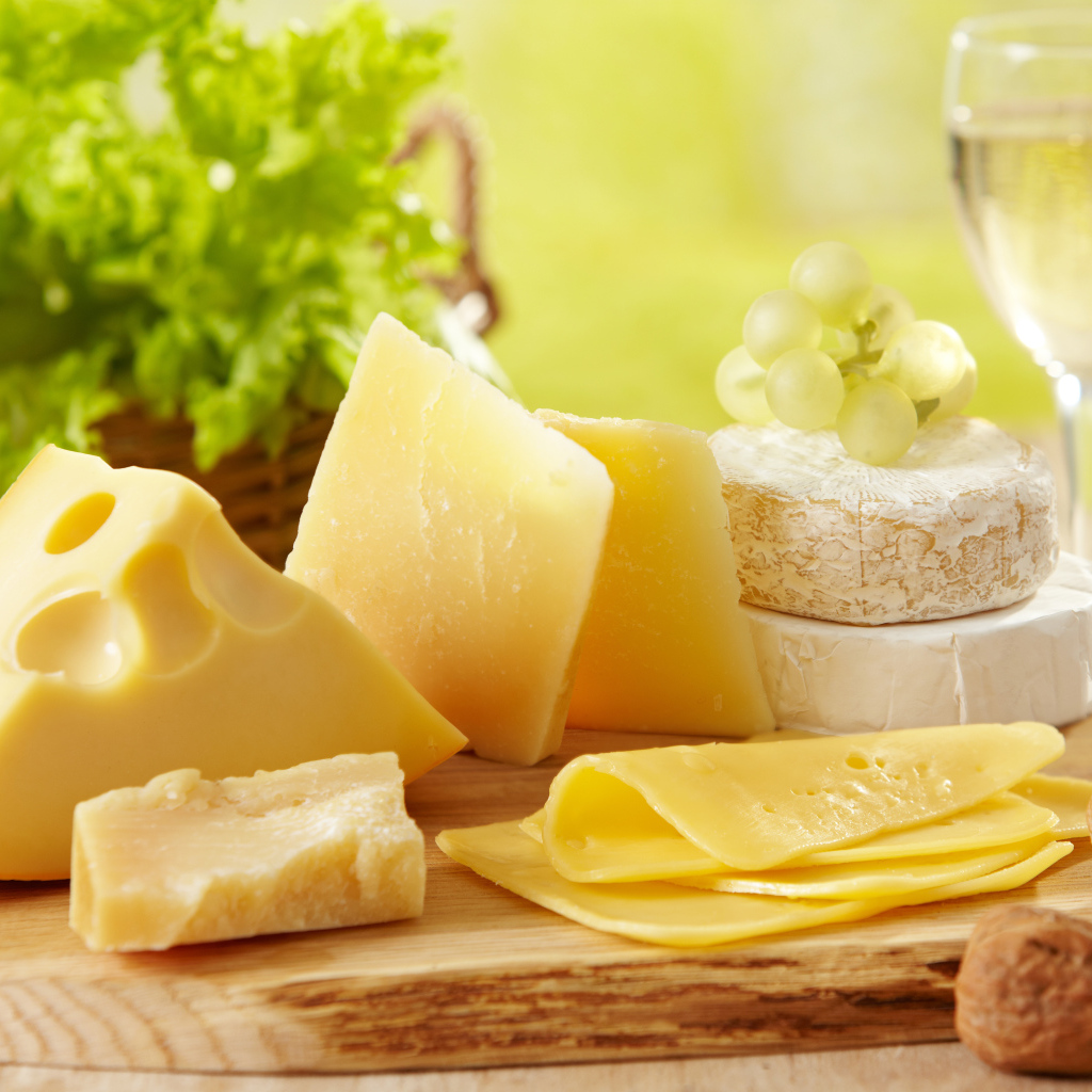 Сыр и орехи