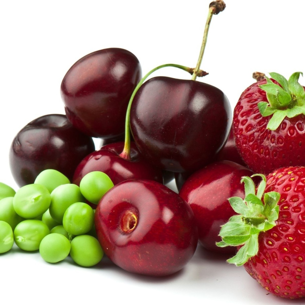 Вишня и клубника