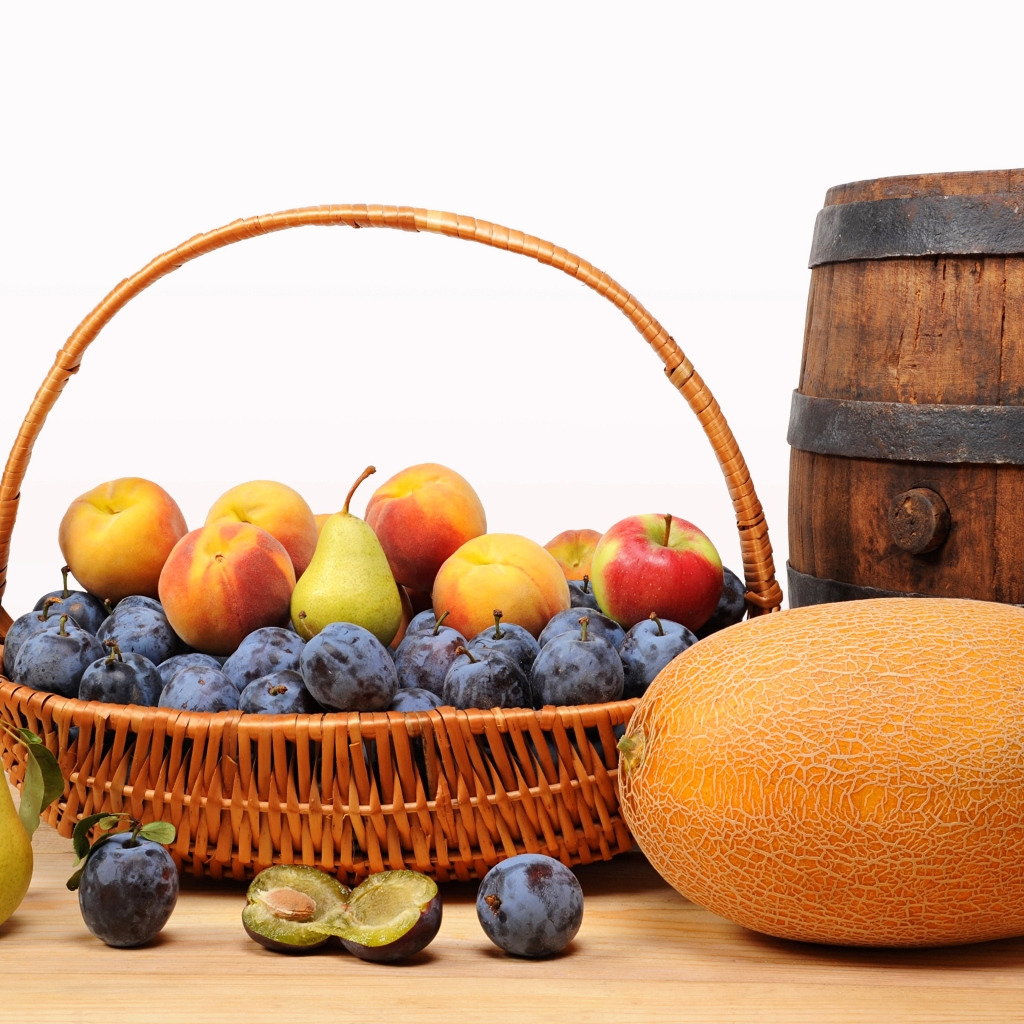 Корзина с фруктами