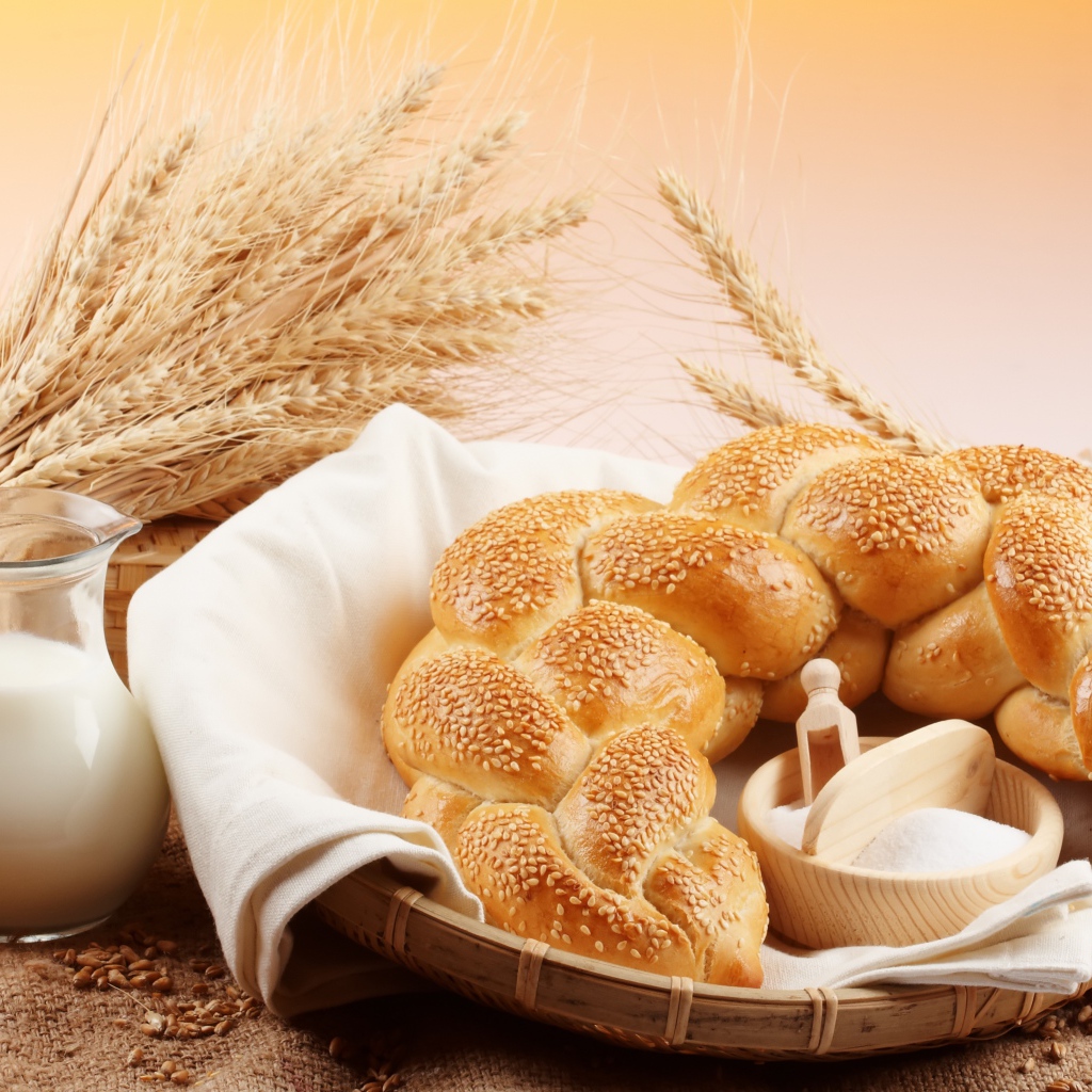 Калач с молоком