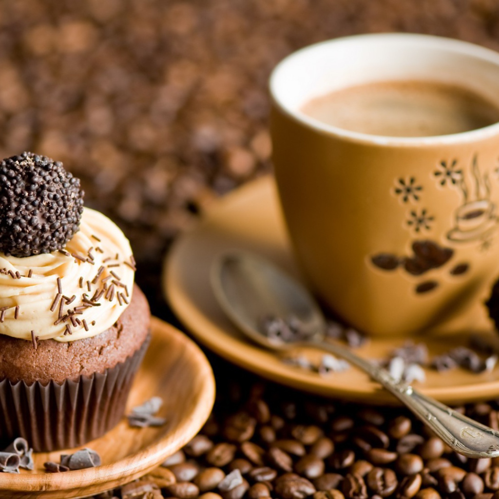 Кофе с шоколадным кексом